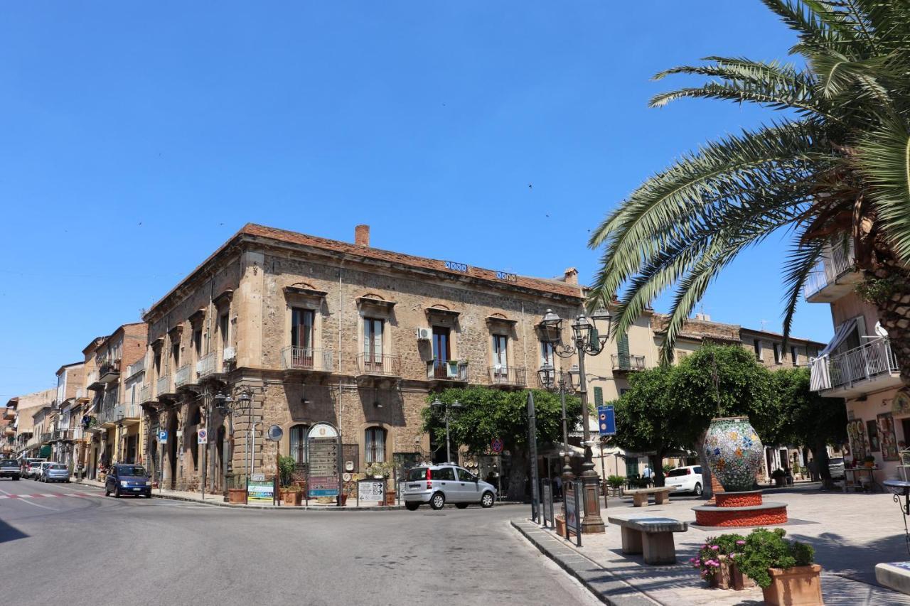 Terrazza Lungomare Villa Caronia Marina Exterior photo